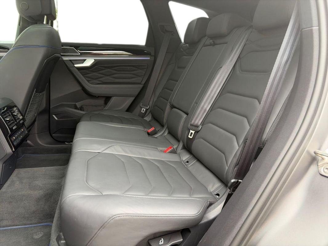 Volkswagen Touareg - Photo 23