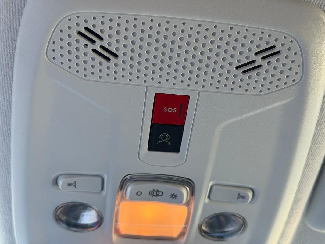 Peugeot 208 - Photo 16