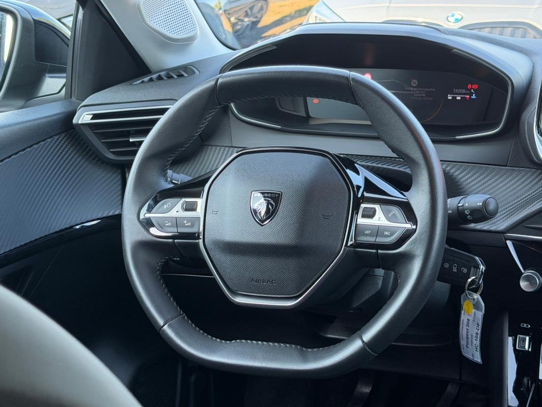 Peugeot 208 - Photo 8