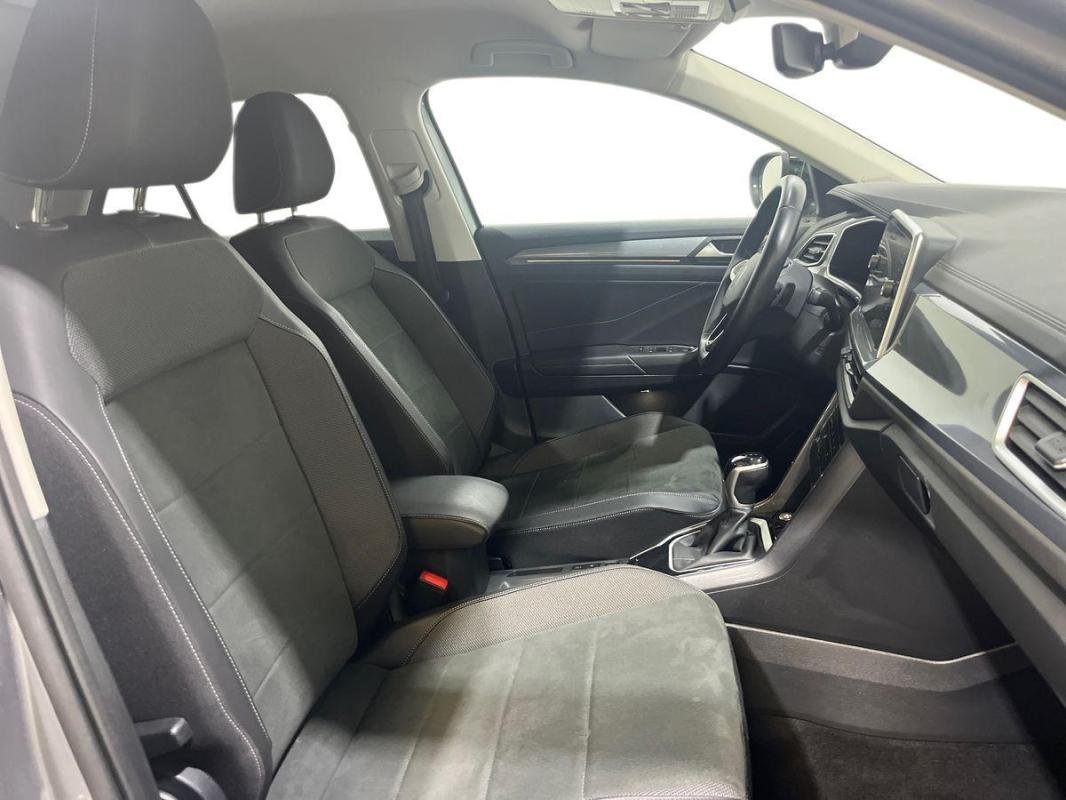 Volkswagen T-Roc - Photo 13