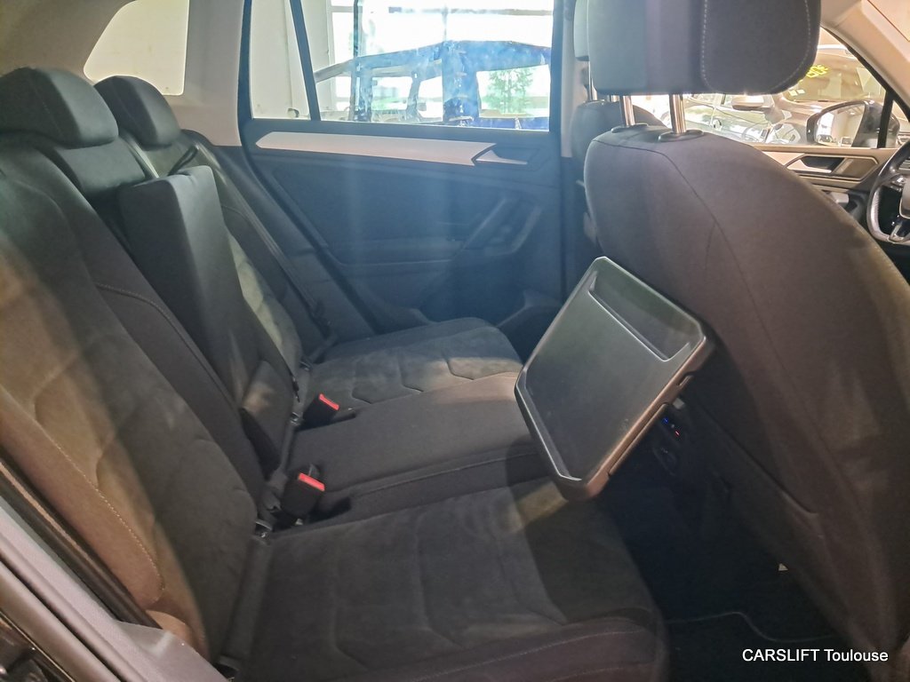 Volkswagen Tiguan - Photo 12