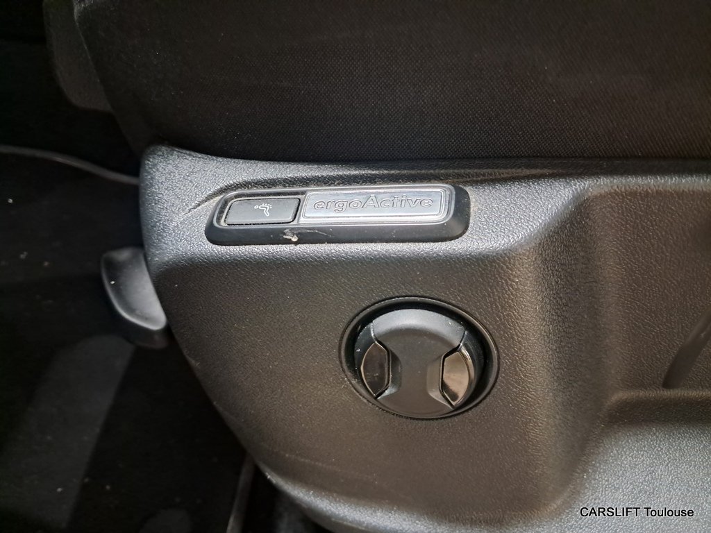 Volkswagen Tiguan - Photo 24