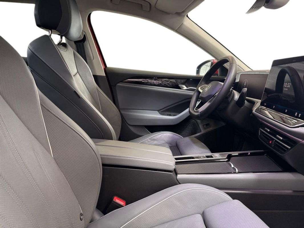Volkswagen Passat - Photo 13