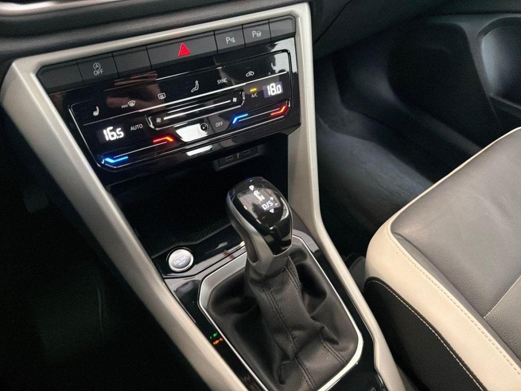Volkswagen T-Roc - Photo 11