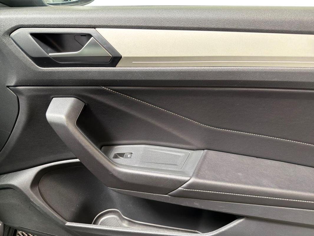 Volkswagen T-Roc - Photo 15