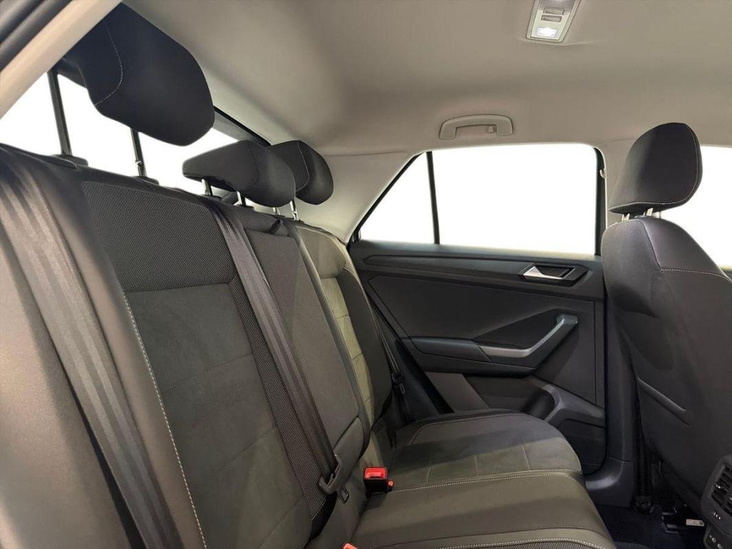 Volkswagen T-Roc - Photo 23