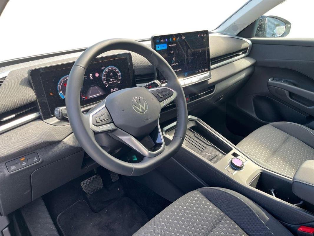 Volkswagen T-Roc - Photo 9