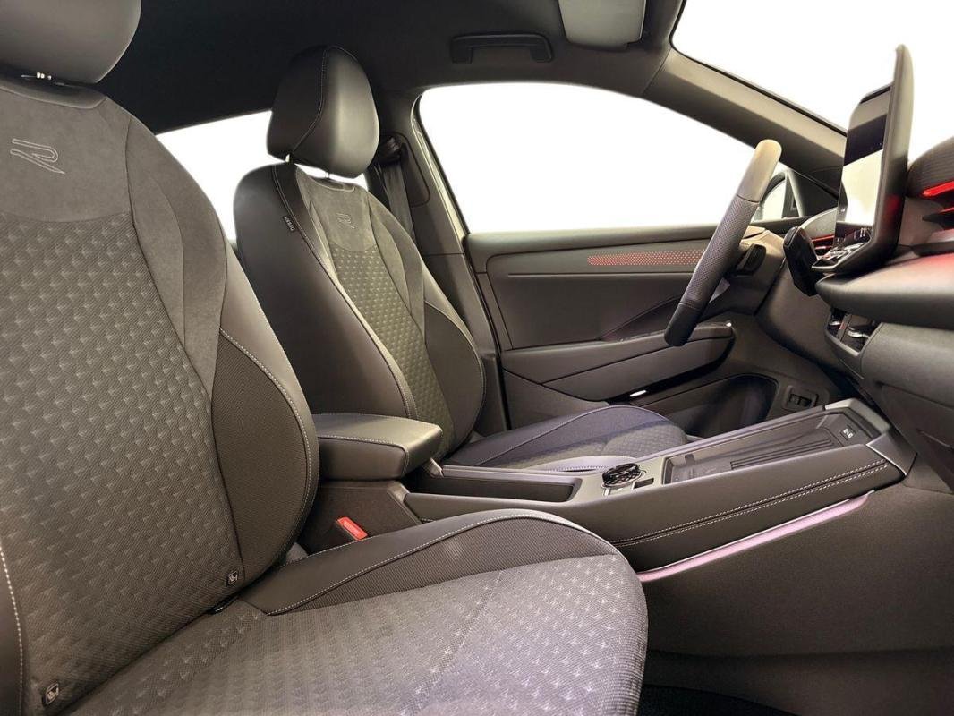 Volkswagen T-Roc - Photo 13