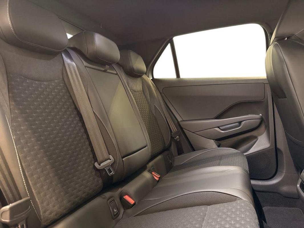 Volkswagen T-Roc - Photo 23