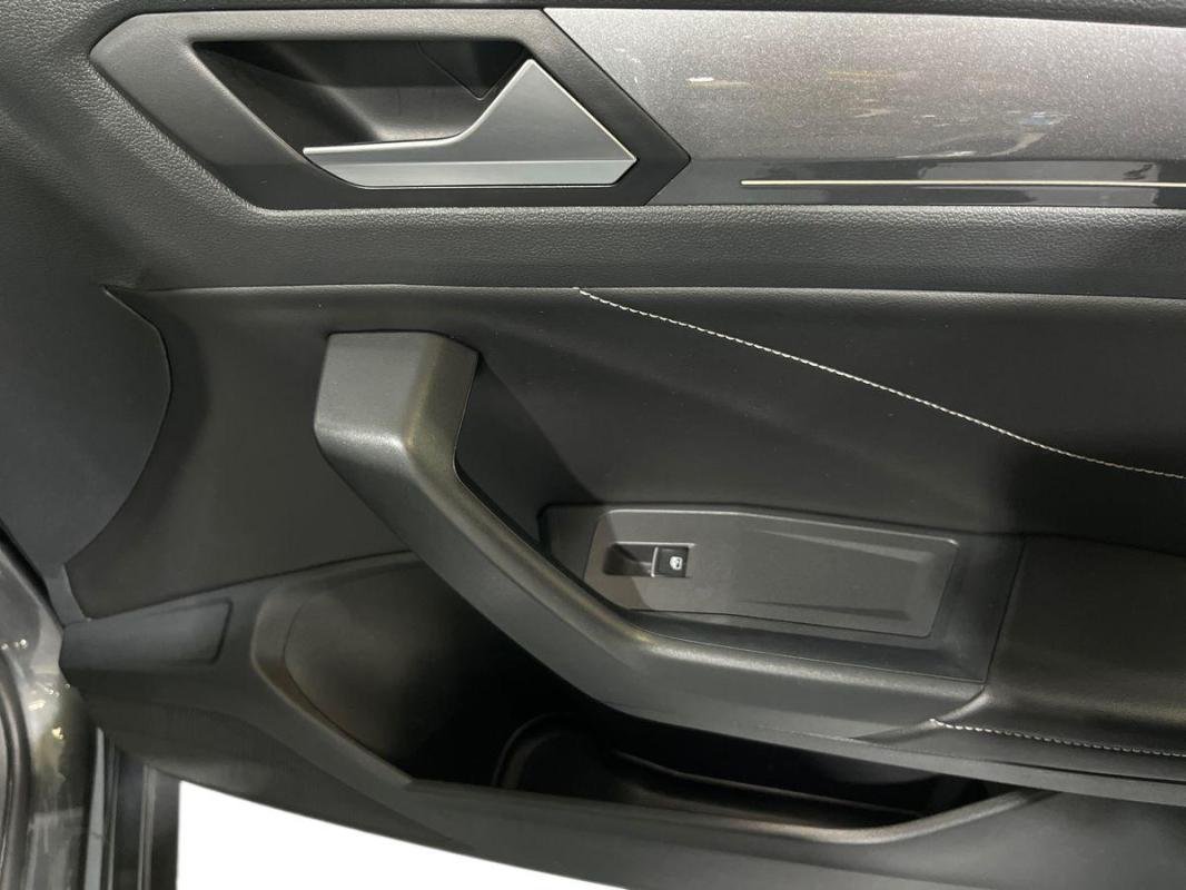 Volkswagen T-Roc - Photo 15