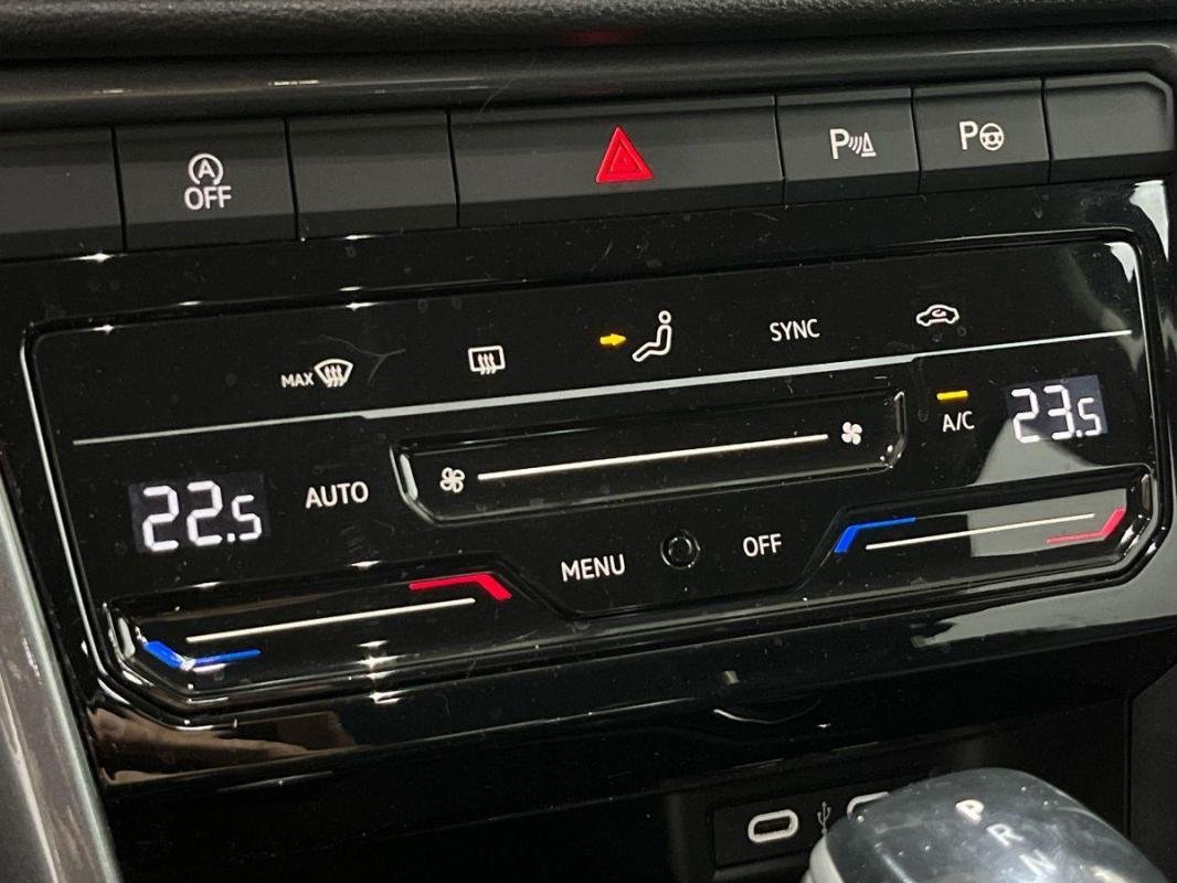 Volkswagen T-Roc - Photo 19
