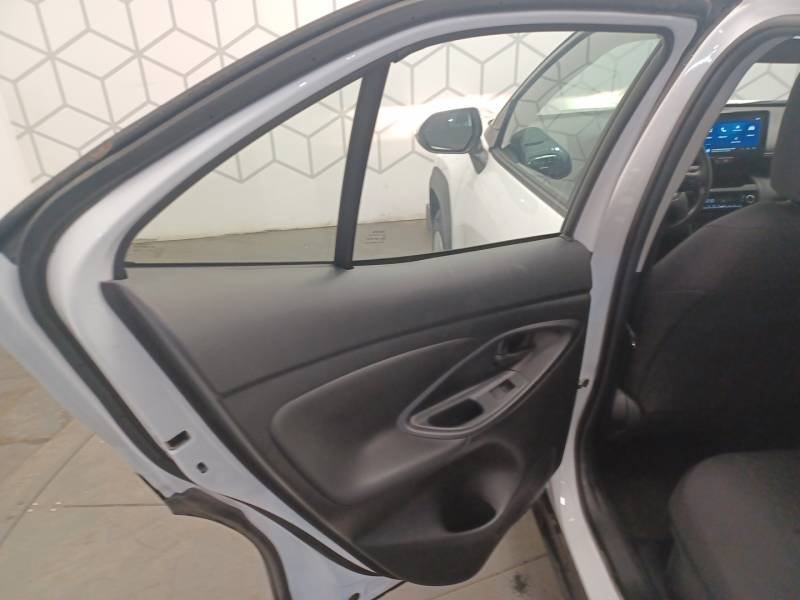 Toyota Yaris - Photo 18
