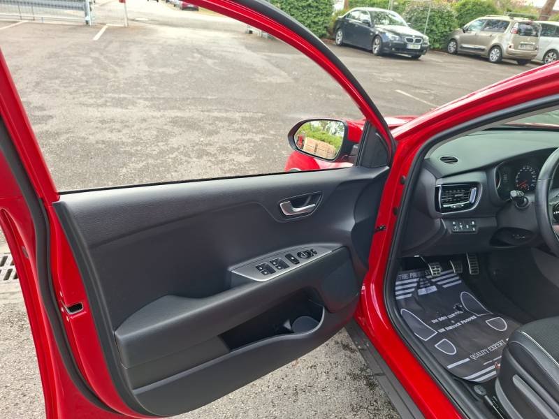 Kia Stonic - Photo 19