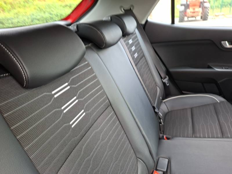 Kia Stonic - Photo 23