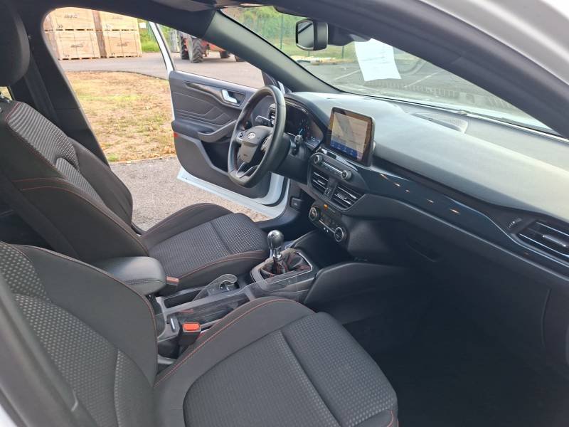 Ford Focus - Photo 11
