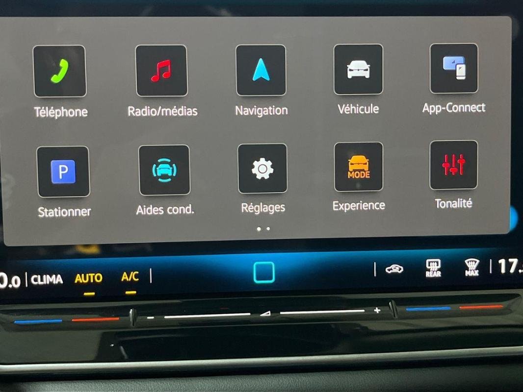 Volkswagen Tiguan - Photo 16
