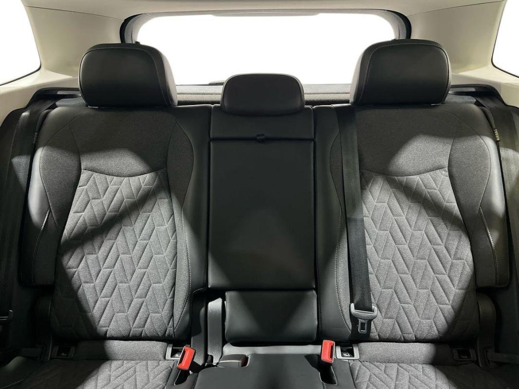 Volkswagen Tiguan - Photo 22