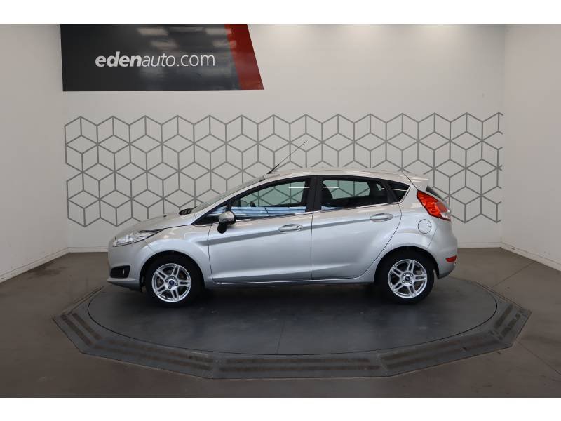 Ford Fiesta - Photo 4