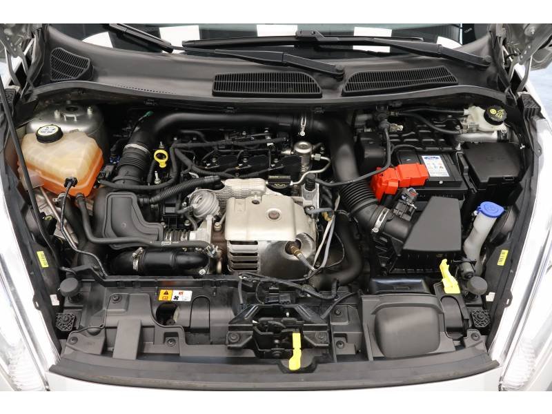 Ford Fiesta - Photo 8