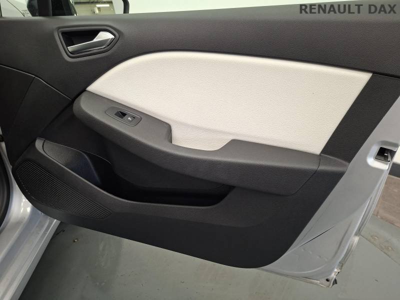 Renault Clio - Photo 22