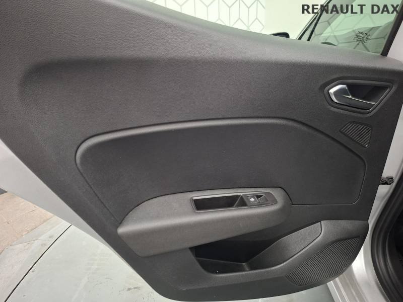 Renault Clio - Photo 24