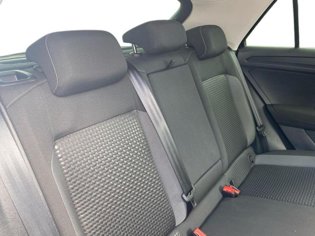 Volkswagen T-Roc - Photo 23