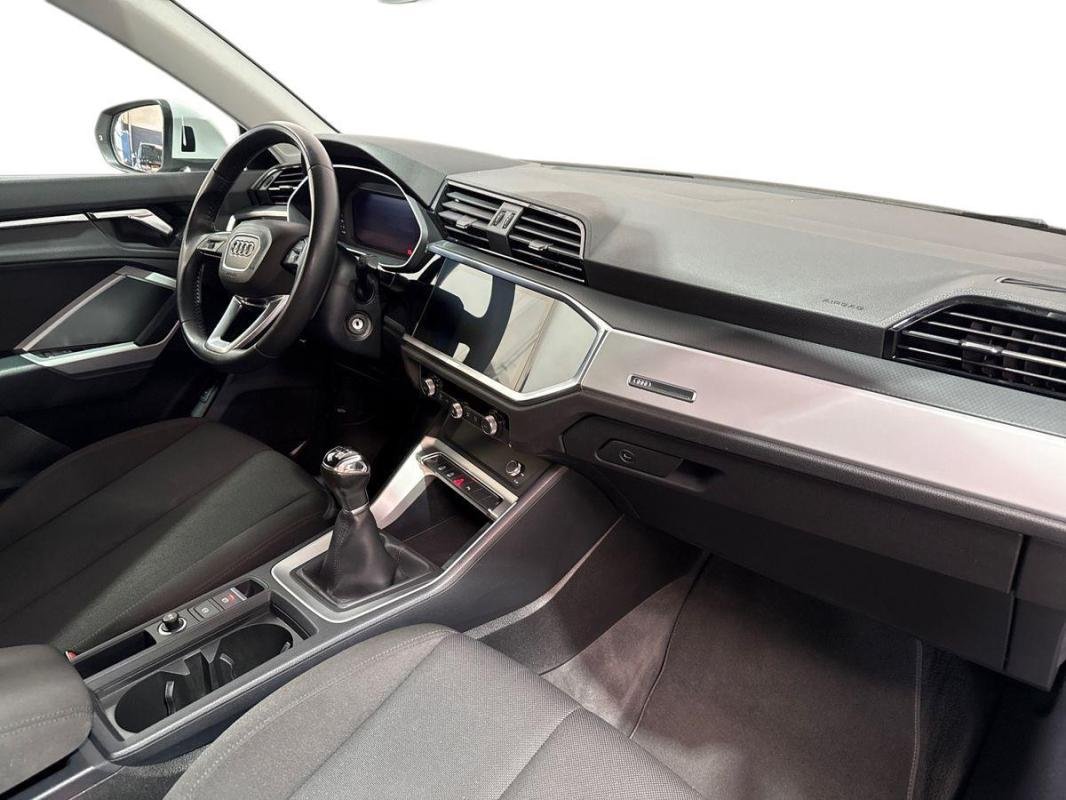 Audi Q3 - Photo 13