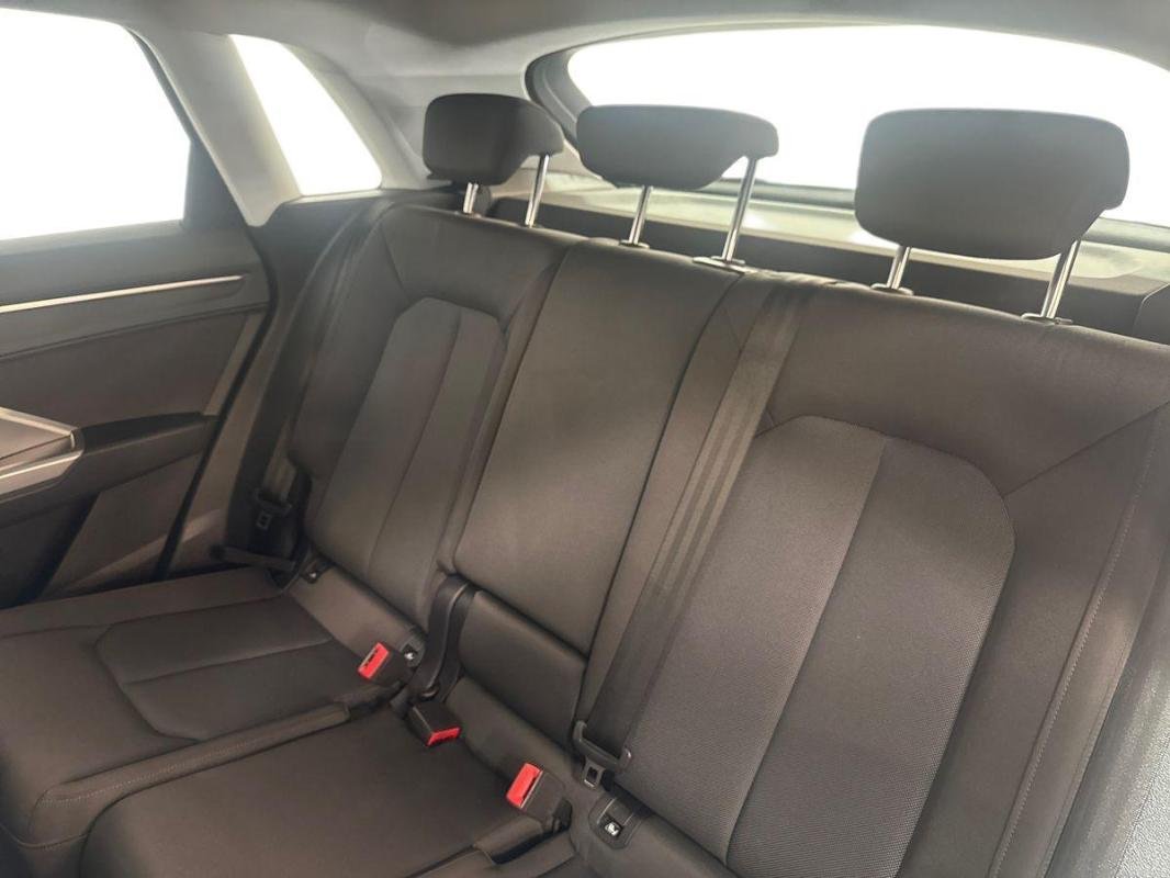 Audi Q3 - Photo 23