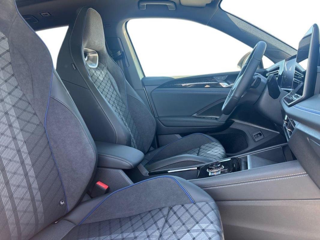 Volkswagen Tiguan - Photo 13