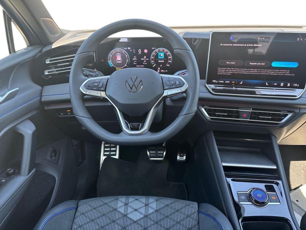 Volkswagen Tiguan - Photo 24