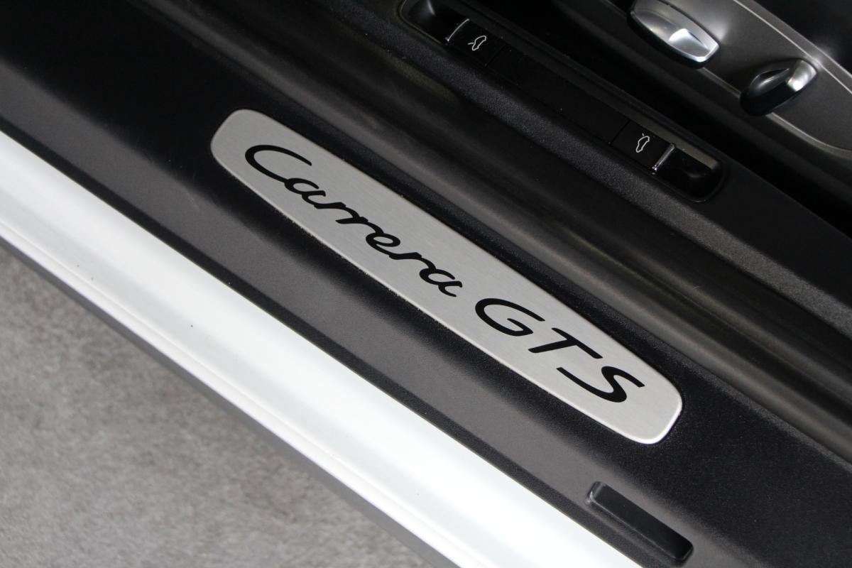 Porsche 911 - Photo 12