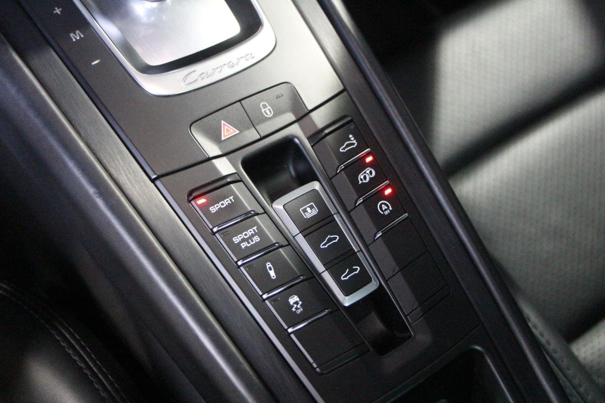 Porsche 911 - Photo 16