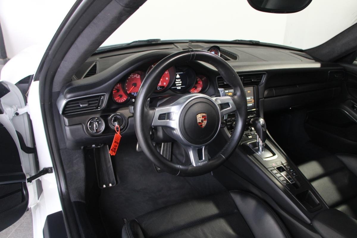 Porsche 911 - Photo 8