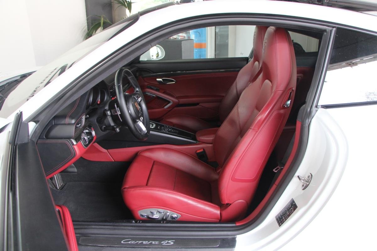 Porsche 911 - Photo 9