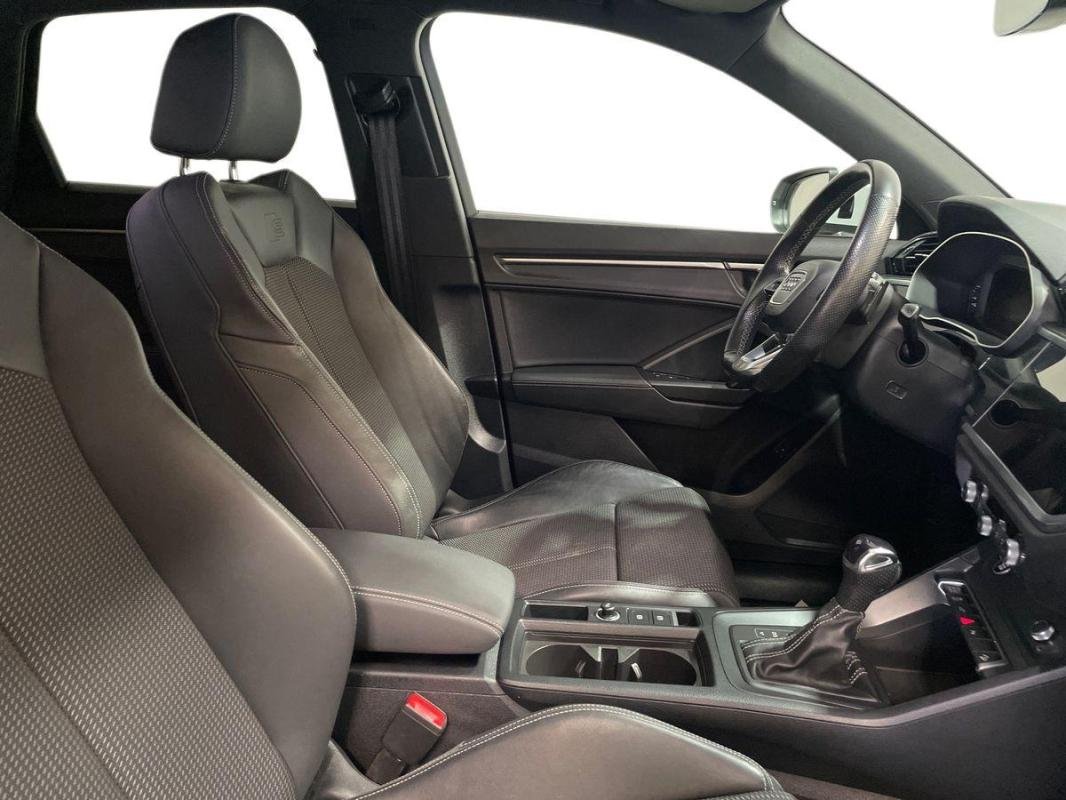 Audi Q3 - Photo 13