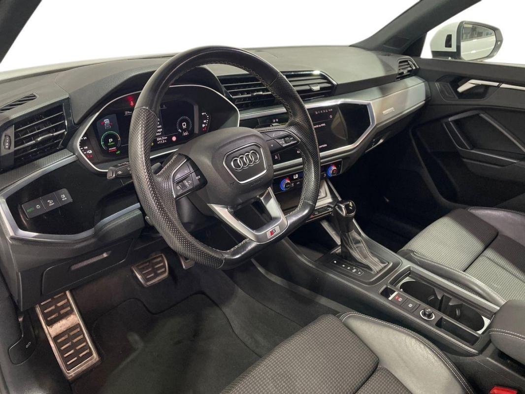 Audi Q3 - Photo 9