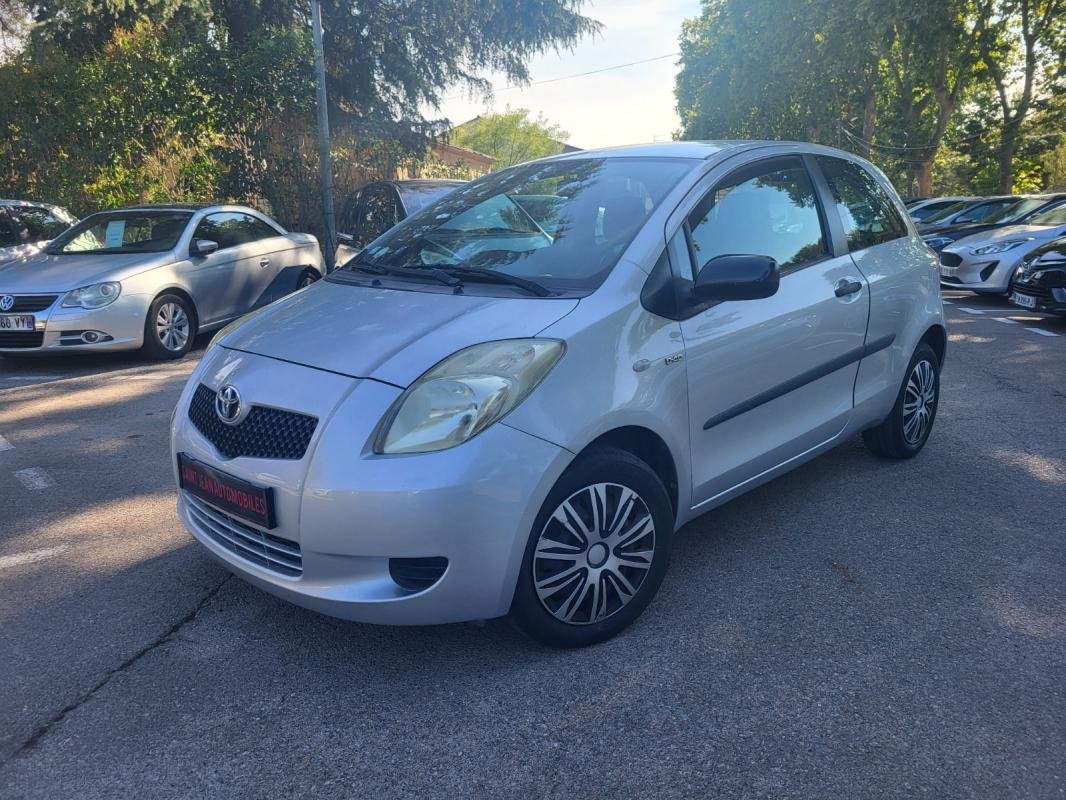 Toyota Yaris - Photo 1