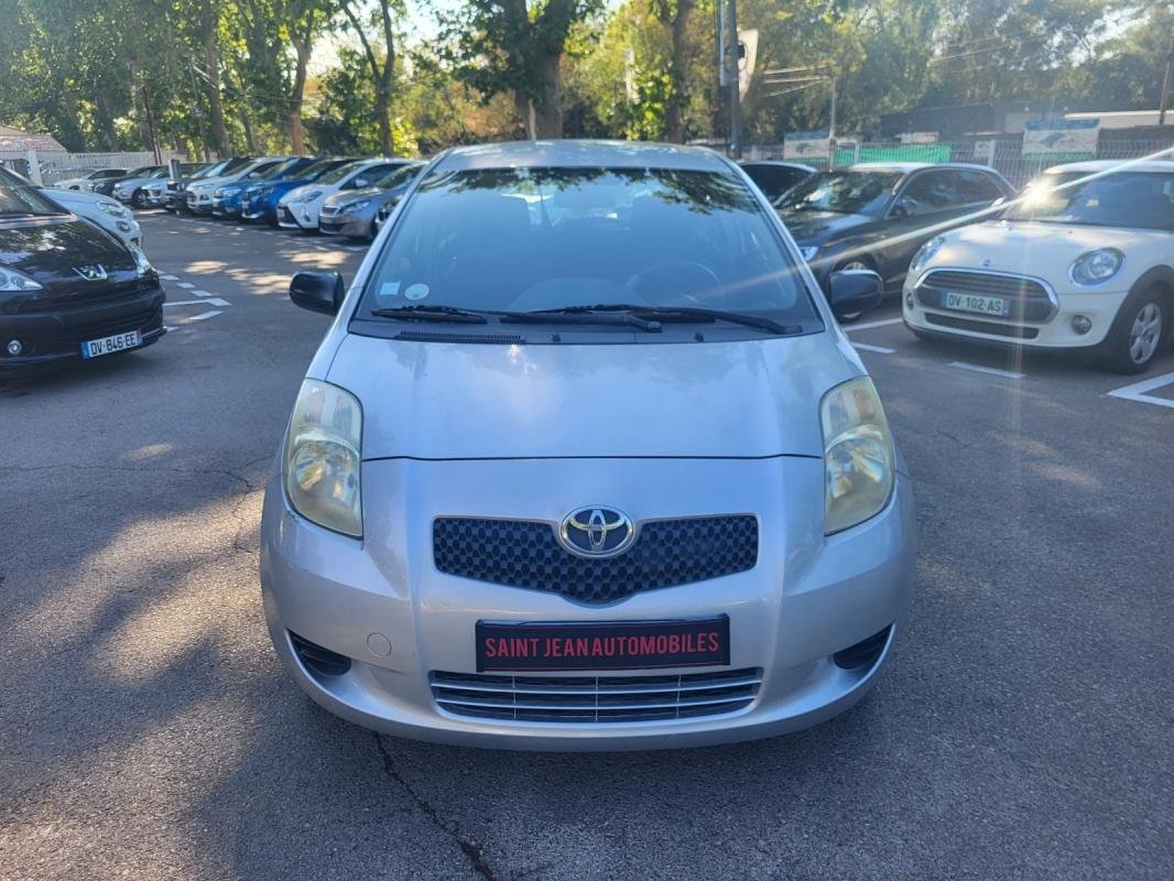 Toyota Yaris - Photo 2