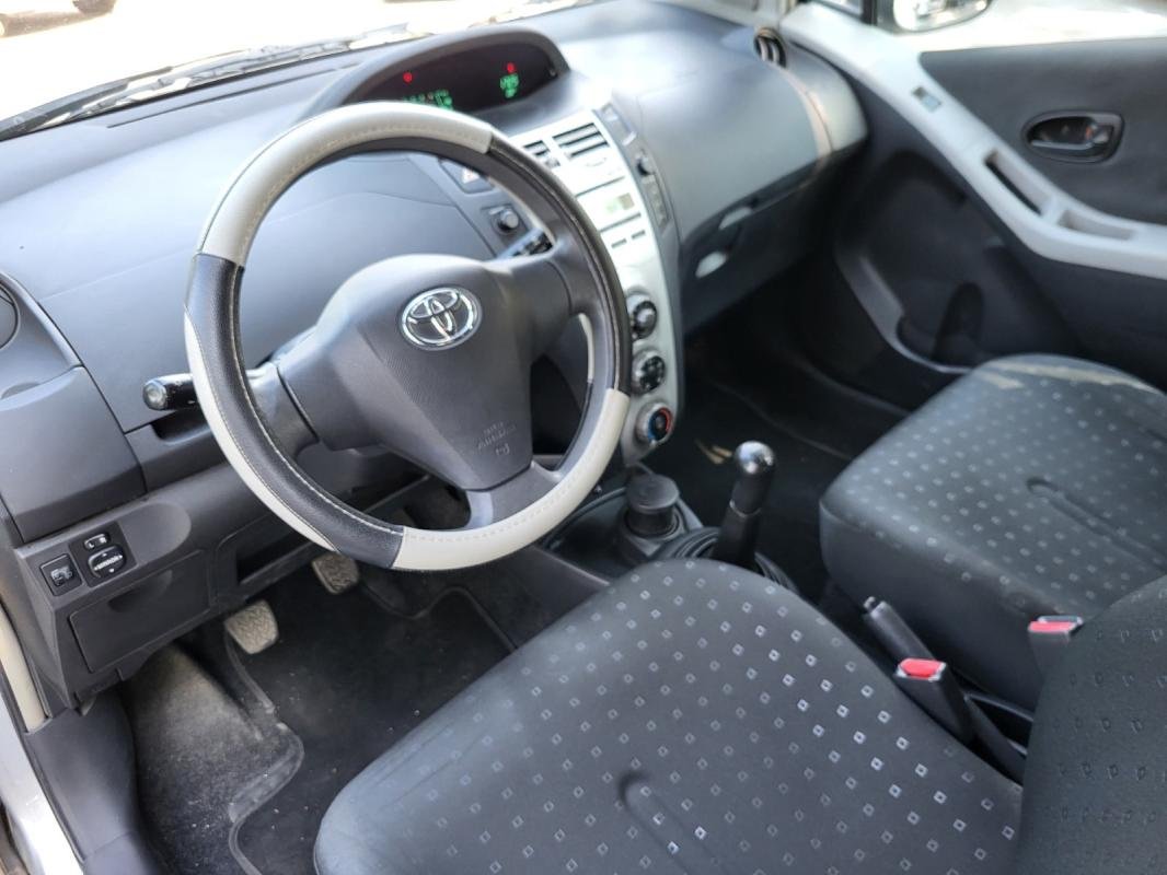Toyota Yaris - Photo 5
