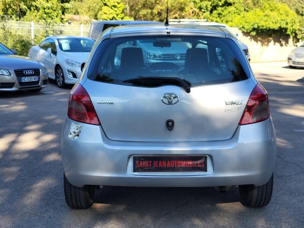 Toyota Yaris - Photo 7
