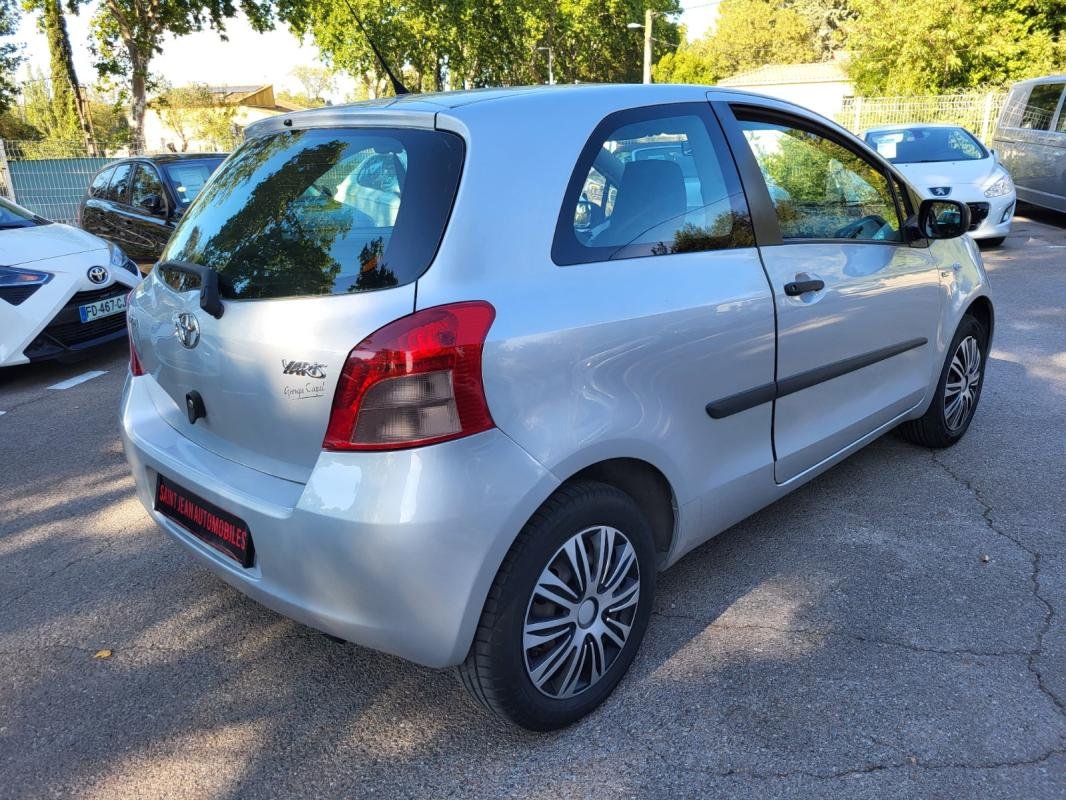 Toyota Yaris - Photo 8