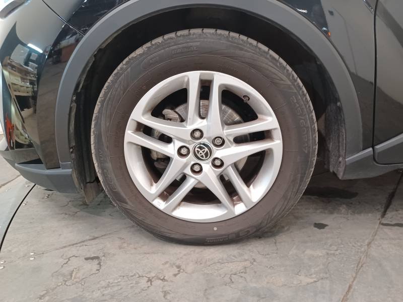 Toyota C-HR - Photo 9