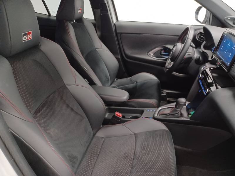 Toyota Yaris - Photo 12