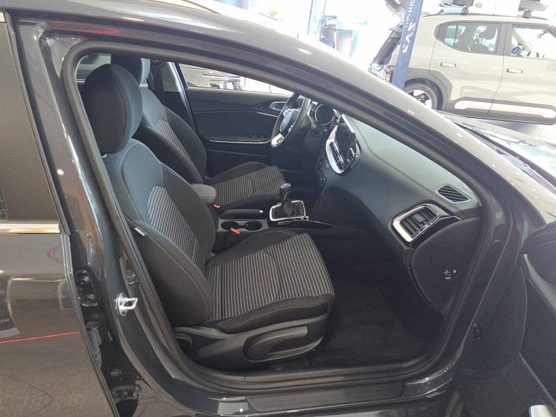 Kia CEED - Photo 12