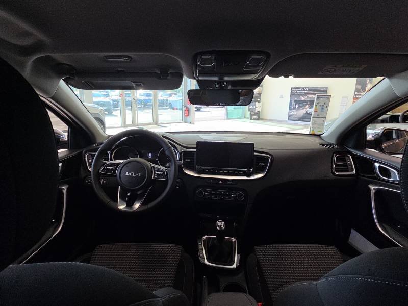 Kia CEED - Photo 15