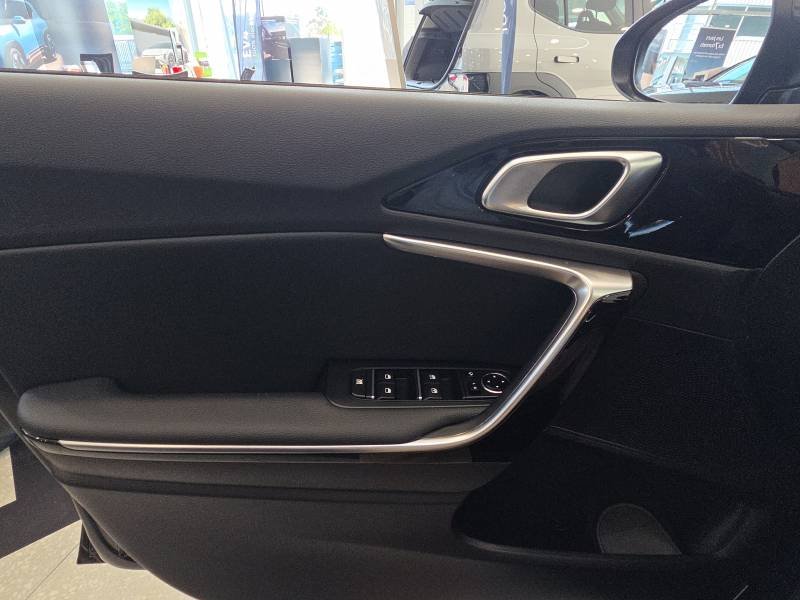 Kia CEED - Photo 31