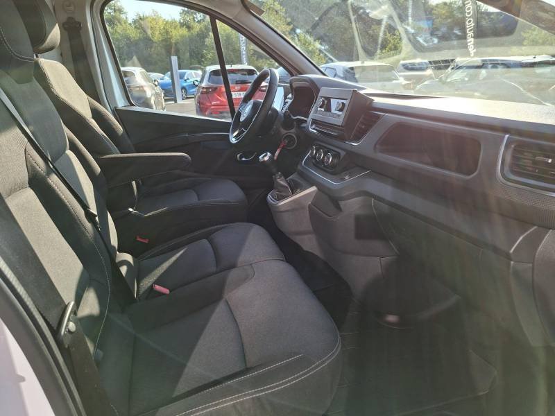 Nissan Primastar - Photo 11