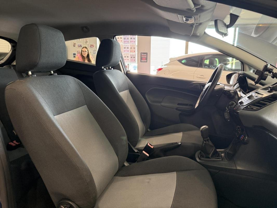 Ford Fiesta - Photo 11