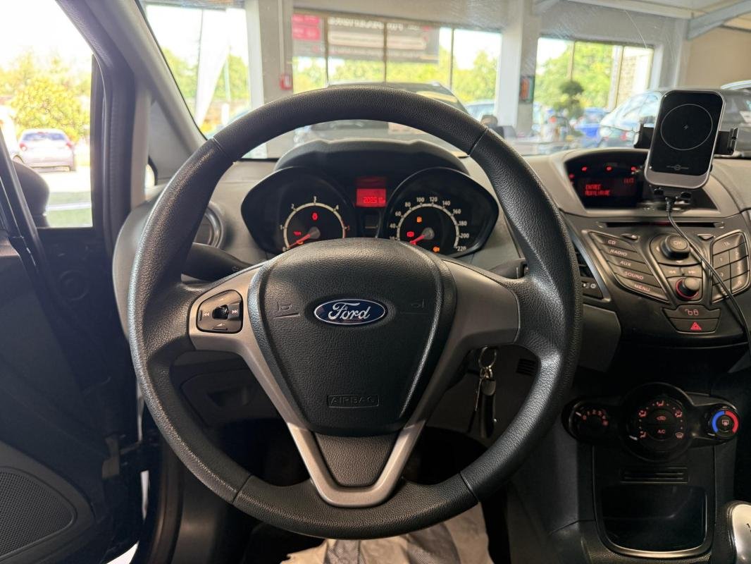 Ford Fiesta - Photo 13