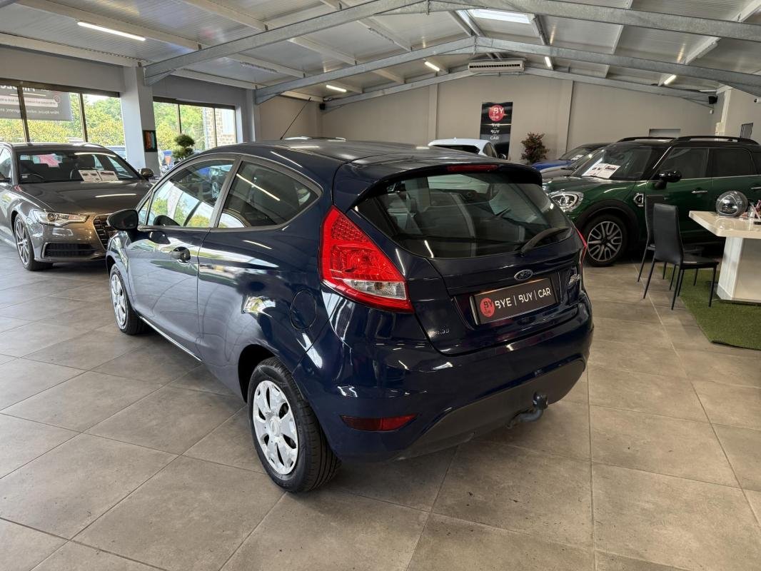 Ford Fiesta - Photo 4